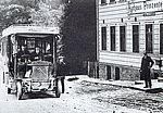 Die ersten Postbusse verkehren; hier ca. 1920 am Kurhaus Prinzenteich.